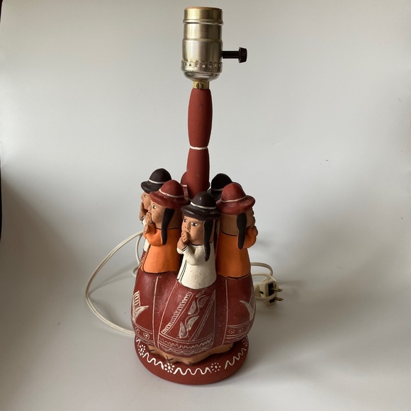 Vintage GOSSIPING CIRCLE PERUVIAN Folk Pottery Table Lamp - Picture 9 of 11